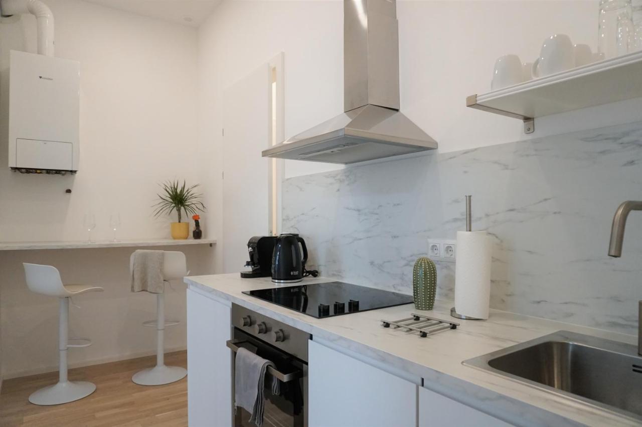 Modern 2Br Apartments - Full Kitchen - Schoenbrunn Area - 15 Mins To City Center Vienna Exterior photo